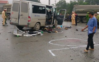 Xe đón dâu gặp tai nạn, 3 người chết, 14 người bị thương