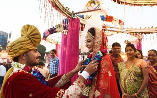 Hơn 260 cô dâu nghèo ở Ấn Độ được tài trợ tổ chức đám cưới