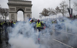 Bạo loạn ở Pháp: du khách Việt lo lắng việc đi tour dịp Giáng sinh và Tết dương lịch 