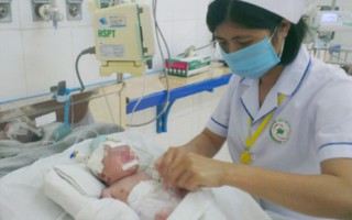 Cứu sống bé sơ sinh 10 ngày tuổi bị viêm phúc mạc bào thai
