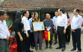 Chủ tịch Mặt trận Tổ quốc Việt Nam tri ân gia đình các thương binh liệt sĩ ở Hà Tĩnh