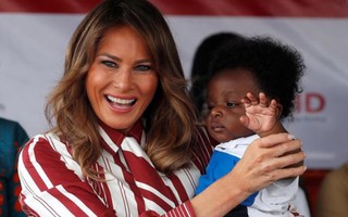 Bà Melania Trump gây thiện cảm khi thăm đất nước Ghana