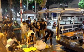 Xe cấp cứu đâm gãy chân cô gái rồi bỏ chạy trong đêm tại Hà Nội