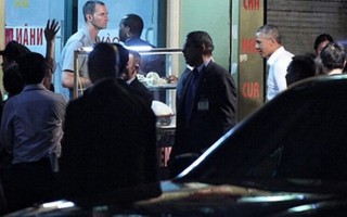 Tổng thống Obama ăn bún chả phố Lê Văn Hưu