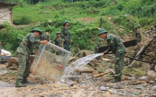 Lào Cai cấp phát lương thực cho các gia đình bị thiệt hại nặng