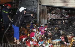 Cháy lớn tại chợ đầu mối Đông Hương ở Thanh Hóa