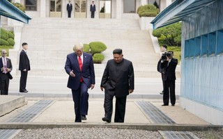 Ông Donald Trump trở thành Tổng thống Mỹ đầu tiên đặt chân lên lãnh thổ Triều Tiên