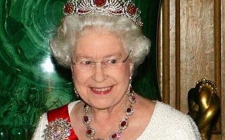 Bộ sưu tập vương miện của nữ hoàng Elizabeth