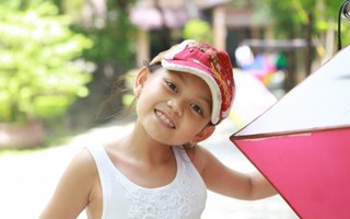Nhạc sĩ Quỳnh Hợp tìm về ‘Những ngày ấu thơ’ cùng bé Bào Ngư