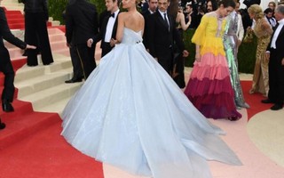 Thời trang công nghệ chiếm lĩnh thảm đỏ Met Gala