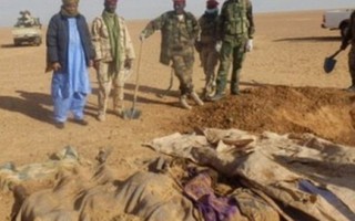 Phụ nữ, trẻ em tị nạn chết thảm ở sa mạc Sahara