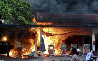 Cháy nổ lớn tại cửa hàng xăng dầu Sài Gòn