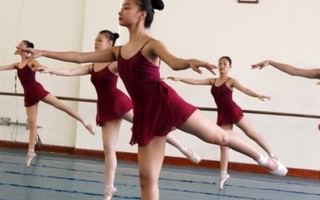 Nữ sinh ballet nghỉ 1 tiếng mỗi ngày