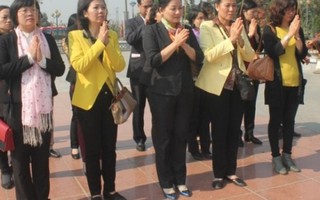 Lãnh đạo Hội dâng hương tại đền Nguyên phi Ỷ Lan