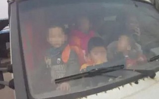 Trung Quốc: Ôtô 19 chỗ nhồi 74 trẻ mầm non