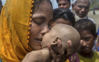 Số phận phụ nữ, trẻ em Rohingya trên đường chạy loạn
