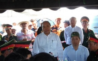 Thủ tướng Nguyễn Xuân Phúc thăm hỏi nạn nhân vụ chìm tàu