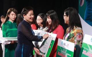 Trao 50 giải thưởng “phụ nữ Việt Nam tự tin tiến bước”