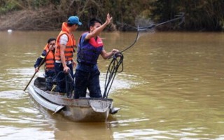 Tìm được thi thể 2 nữ nạn nhân vụ lật thuyền trên sông Krông Nô