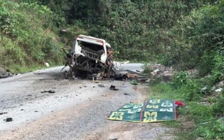 Nổ xe khách trên đất Lào, 9 người Việt tử vong