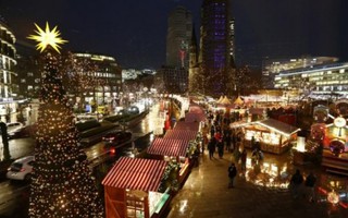 Đức mở lại chợ Giáng sinh sau 3 ngày khủng bố