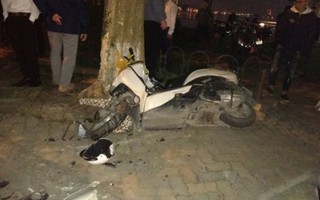 Hà Nội: Xe Lexus gây tai nạn liên hoàn, nhiều người nhập viện khẩn cấp