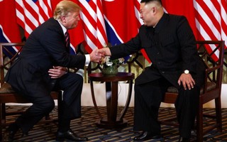 Tổng thống Donald Trump đến điểm hẹn trước Chủ tịch Kim Jong-un 4 phút