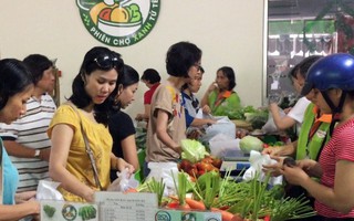 Phiên chợ xanh tử tế thu hút người nội trợ Sài Gòn 