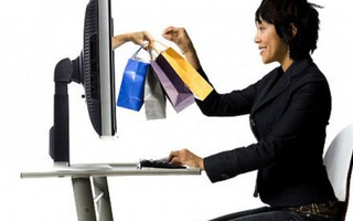 Ai bảo vệ người mua hàng online?