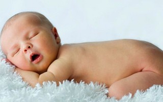Trẻ sơ sinh nằm sấp dễ đột tử