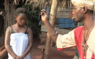 ‘Lời thề juju’ đeo đẳng các cô gái mại dâm Nigeria