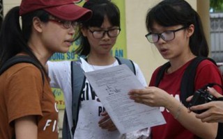 Học sinh Hà Nội căng thẳng vì thi 'tổ hợp'