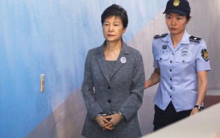 Cựu Tổng thống Hàn Quốc lấy lý do sức khỏe từ chối phiên luận tội 