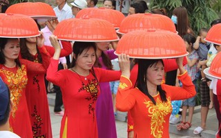 Nhộn nhịp hội đền Hát Môn