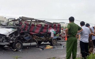 Hai xe khách tông nhau trực diện ở Tây Ninh, 6 người chết