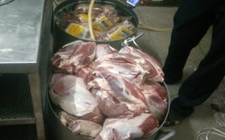 ‘Phù phép’ 1 tấn thịt trâu Ấn Độ thành thịt bò
