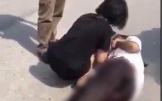 Bắc Giang: Nữ sinh đâm bạn gục trước cổng công viên