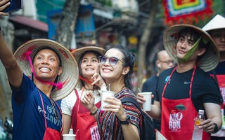 1.500 người từ 7 nước vừa chạy bộ vừa khám phá ẩm thực Hà Nội