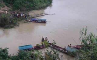 Trục vớt xe bí thư đảng ủy xã bị nạn ở hồ thủy điện Sơn La
