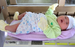 Quảng Ninh: Bé sơ sinh có cân nặng 'khủng' hiếm gặp 