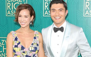 Mỹ nam gốc Á Henry Golding tỏa sáng chỉ bằng một vai diễn