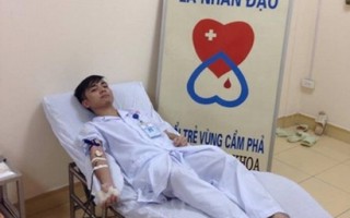 4 y, bác sĩ hiến máu trong đêm cứu người bệnh 