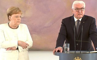 Thủ tướng Angela Merkel run lẩy bẩy trước công chúng, dấy lên lo ngại về sức khỏe 