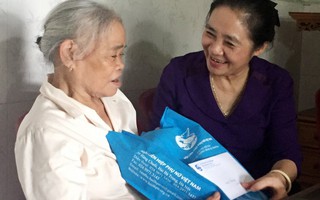 Lãnh đạo Hội LHPNVN dâng hương tại Ngã ba Đồng Lộc và thăm hỏi Mẹ Việt Nam anh hùng ở Hà Tĩnh