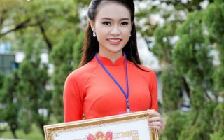 Người đẹp Phùng Bảo Ngọc Vân giành thêm giải thưởng khoa học