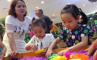 TPHCM: Khu vui chơi trẻ em 'quá tải' trong ngày Giỗ Tổ