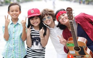 Top 4 Vietnam Idol Kids quậy trên đường phố trước Gala Chung kết