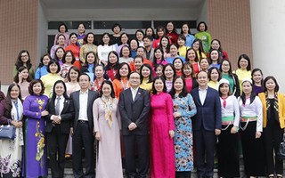 Bí thư thành ủy Hà Nội đối thoại với phụ nữ Thủ đô