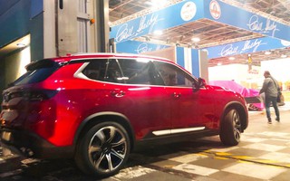 Nóng: 2 chiếc xe VinFast đã cập bến sân khấu lớn Paris Motorshow 2018!