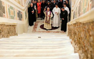Lễ Phục sinh 2019: Vatican mở cửa Cầu thang Thánh sau 300 năm, nơi làm lễ mới thay cho Nhà thờ Đức Bà Paris